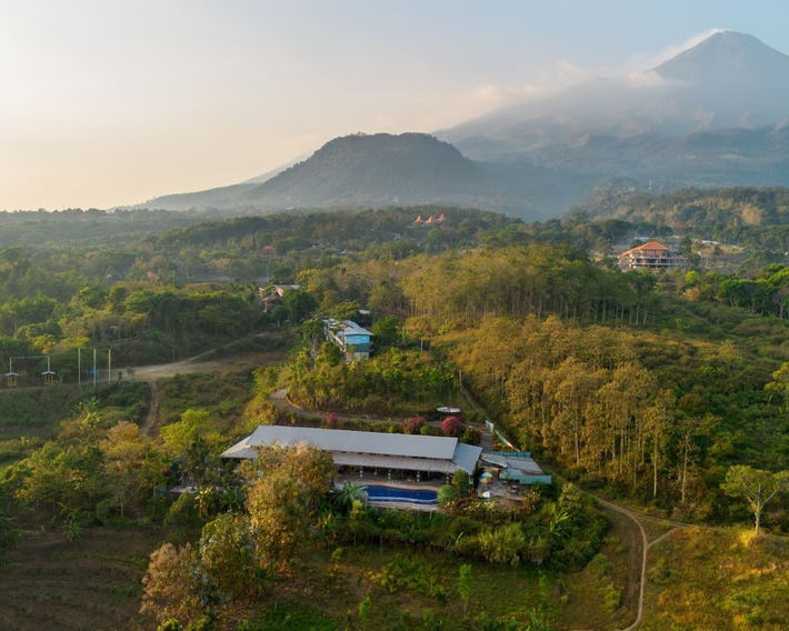 Royal Caravan Hotel & Outbound