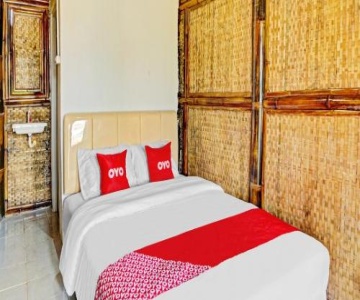 Rumah Bambu Trawas Syariah By OYO