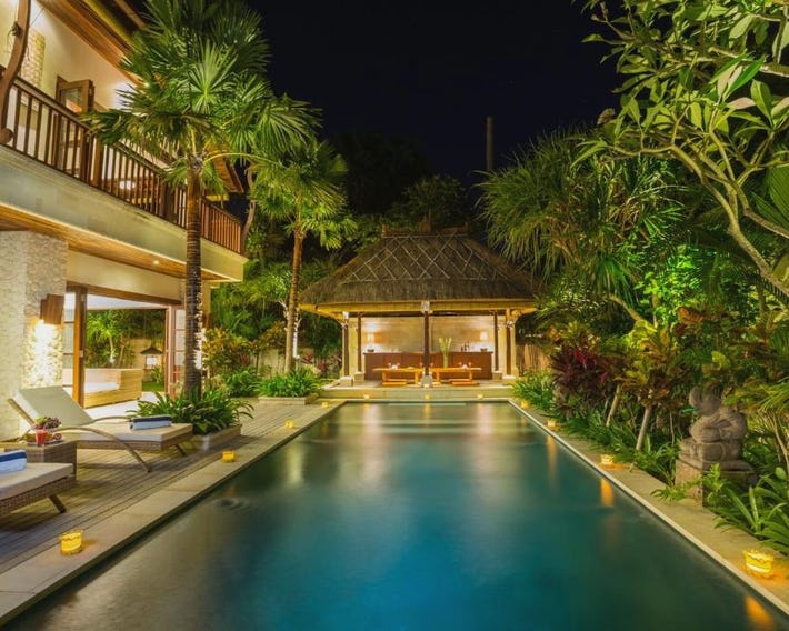 LA-BALI Villa Sanur, Spacious & Large, Private Pool, Pool Table, 5-Minutes walk to the Beach, Free L