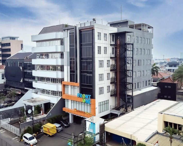 Front One Boutique Hotel Taman Anggrek
