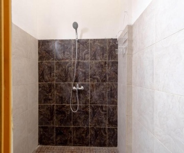 Green Elite by OYO Rooms