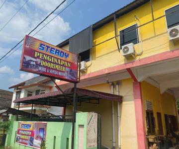 Penginapan Steady Redpartner