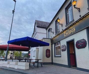Ewings Bar and Accomodation