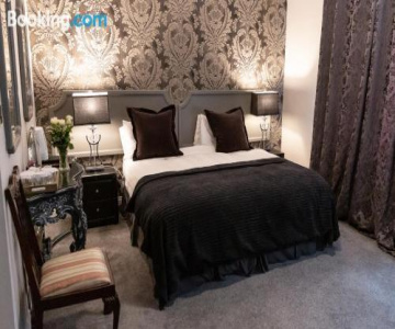 Aaron Court B&B