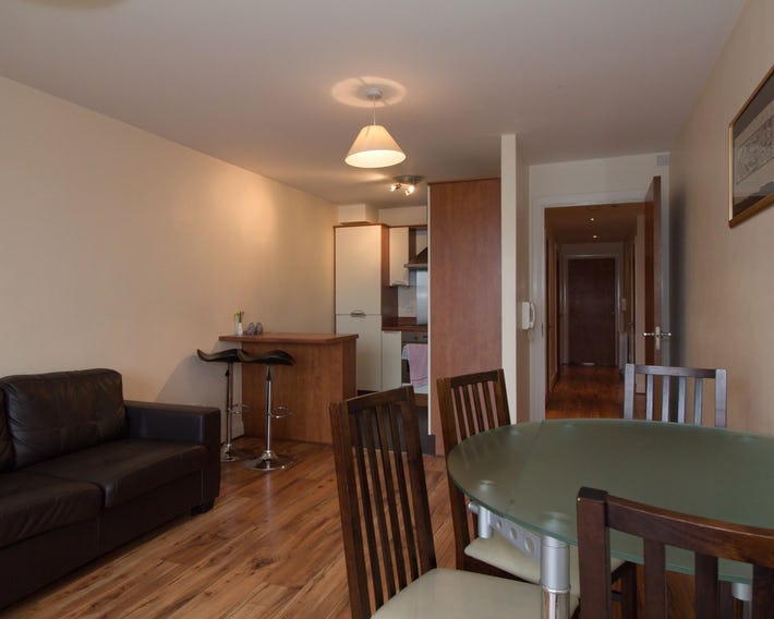 Ivy/Albion Apartments