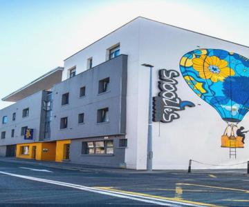 Snoozles Hostel