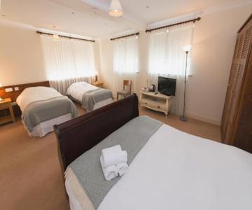 Connemara Lake Hotel