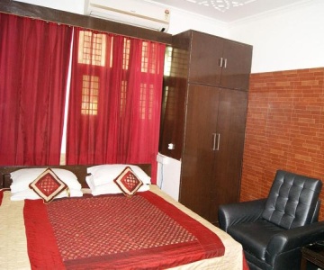 Maxfort Guest House Delhi