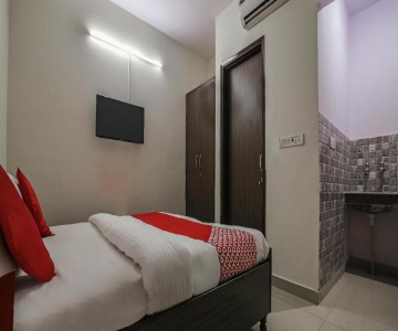 OYO 15668 Indo Afghan Guest House
