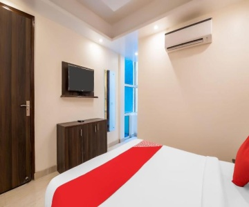 Hotel Raj Palace by OYO Rooms
