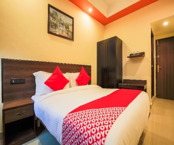 OYO Flagship 76609 Shiv Hotel Sector 33 Begampur