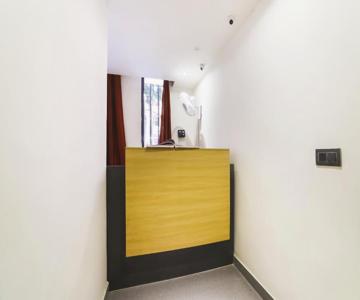 Collection O 80122 Pitampura Residency