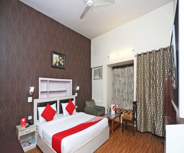 Chirag Residency By OYO Rooms