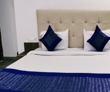 Hotel LA Pearl Inn