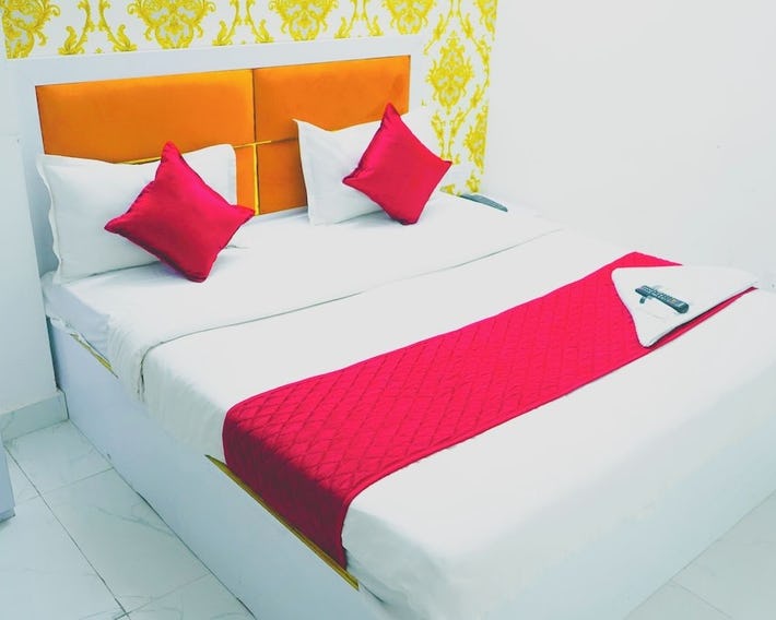 Roomshala Hotel Blissbourn