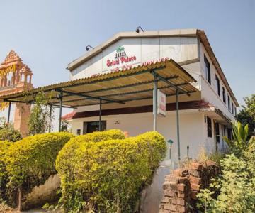 Sristi Palace by OYO Rooms