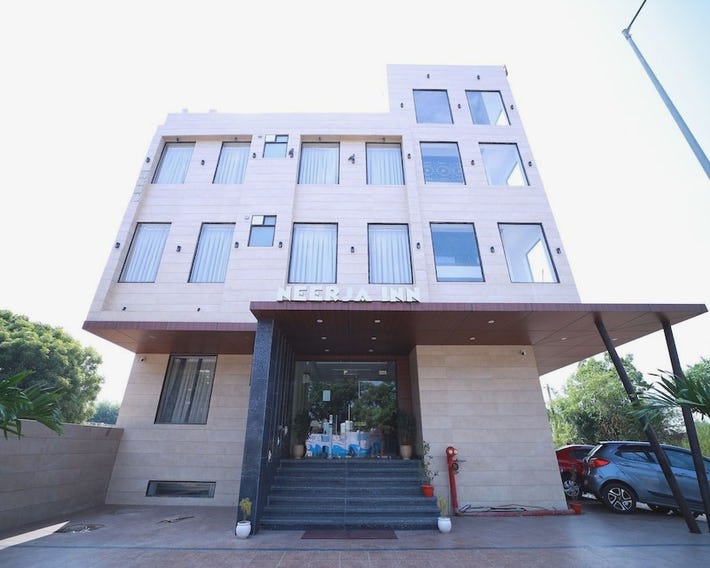 Hotel Neerja Inn