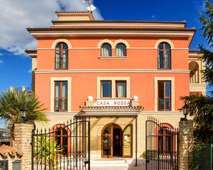Hotel Ristorante Casa Rossa