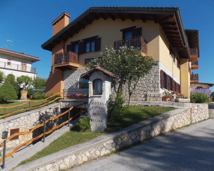 Hotel Altopiano Delle Rocche