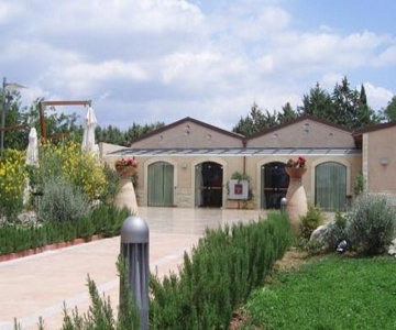 Apulia Hotels Castel del Monte