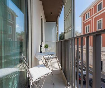 GuestHost - Twelve12 - Università & Stazione Aparment