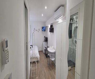 Black & White Rooms