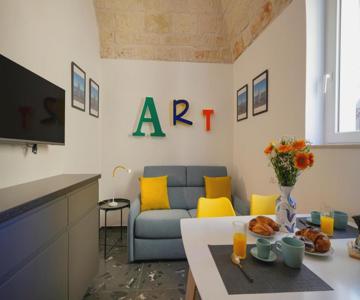 GuestHost - StayArt - Contemporary home for travellers