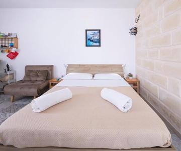 A7passi da - Pietra Leccese stanza in casa storica-Bagno privato - angolo cottura - ingresso semi-in