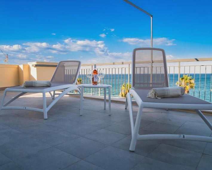 DIMORA CATERINA - Suite Apartments & Sea View