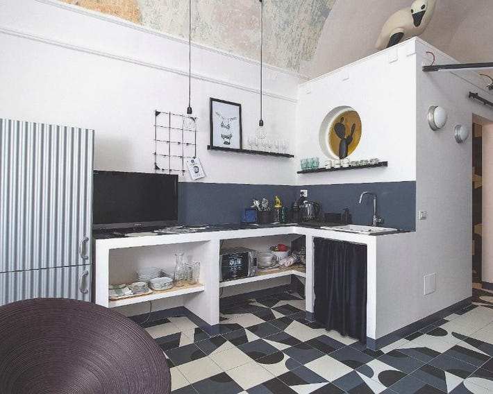 Balloon Design Studio Apartment