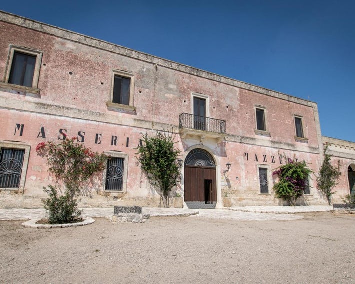 Masseria Mazzetta Salento Corte del Falconiere B&B