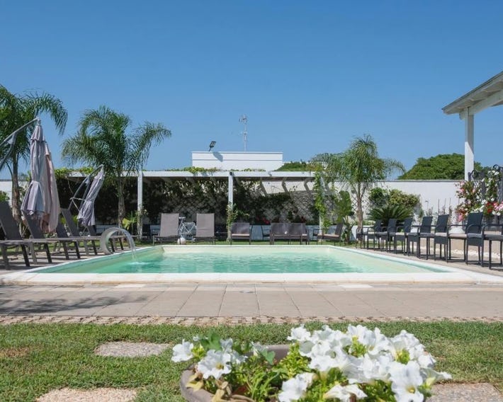 VILLA LEONARDO SAN FOCA - Room, Pool & Restaurant