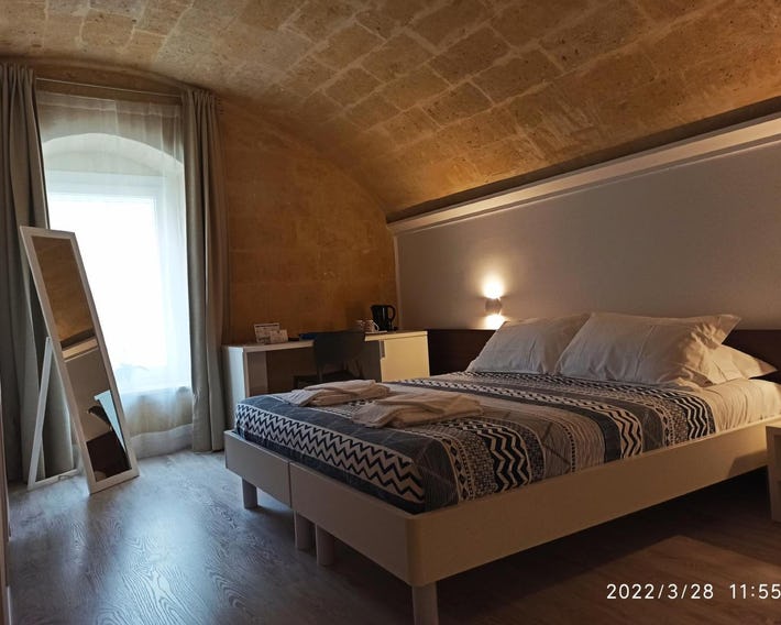 In & Out Matera