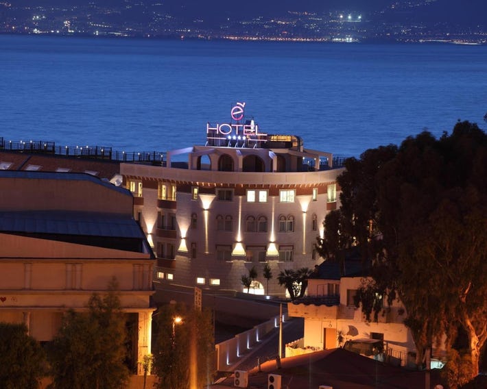 E' Hotel