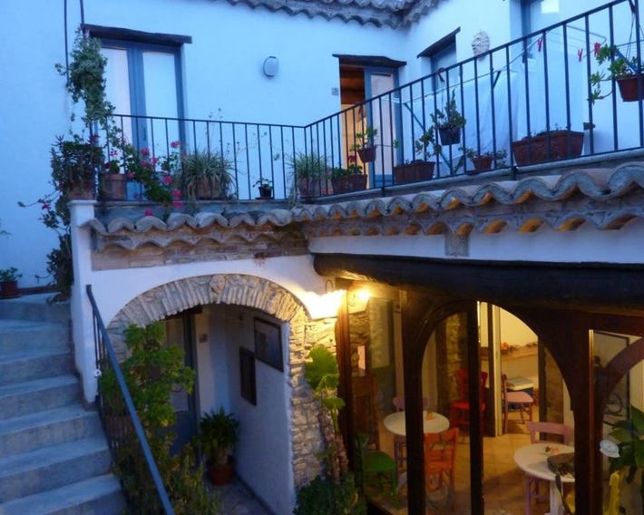 B&B Amphisya