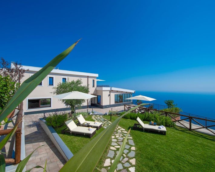 Villa Paradise Resort