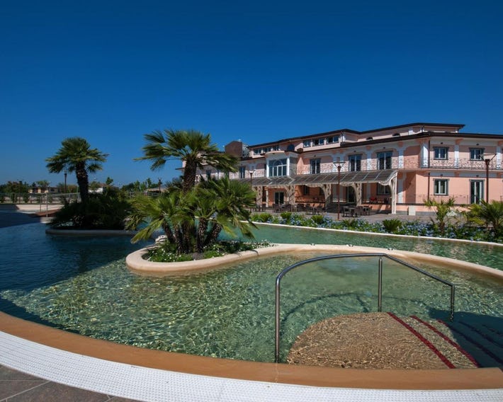 L'Araba Fenice Hotel & Resort