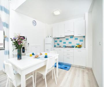 Casa Acqua Marina - ONLY 6 STEPS FROM THE MAIN ROAD