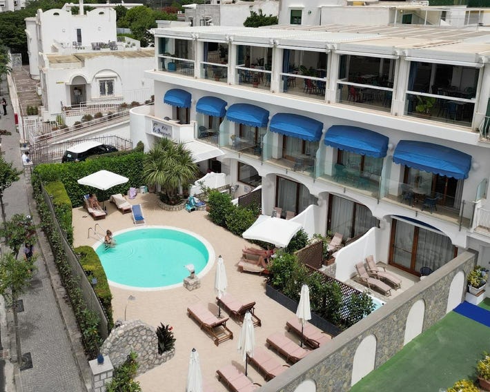 Bougainville Luxury Boutique Hotel
