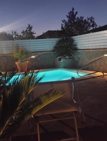 B&B Zurro " con piscina e relax vicino al mare"