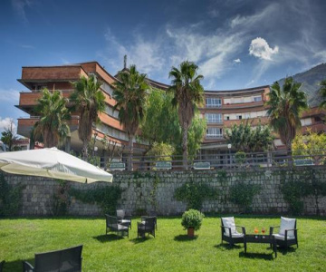 Vesuvian Inn