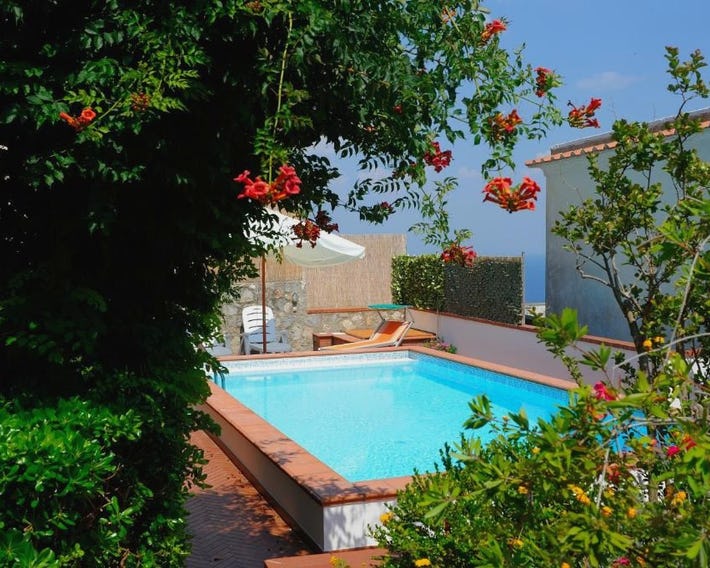Villa Miramare, piscina e parcheggio a Conca dei Marini