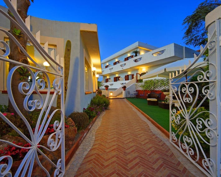 Iris Hotel