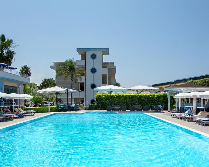 Hotel Premiere Pool & Resort