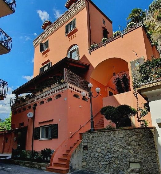 La Maison Rose