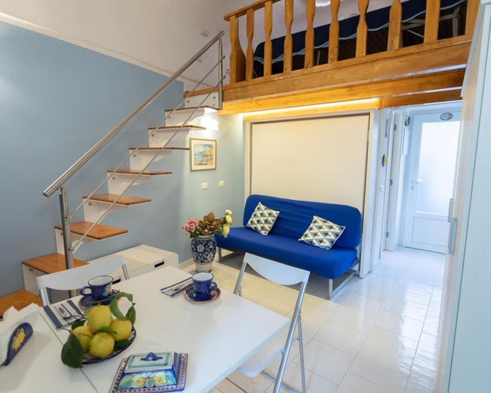 Free Holiday House