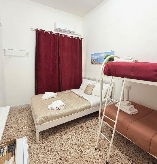 House Corso Umberto Rooms & Comfort by Loveinthetravel