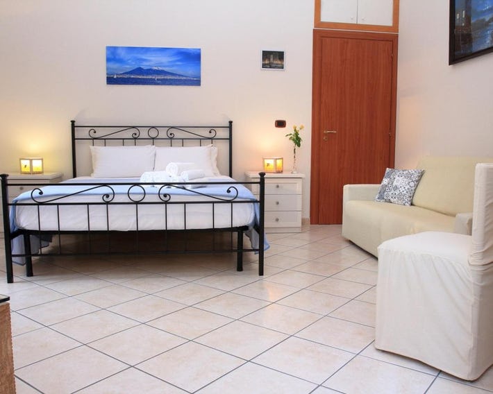 B&B Mitilini Central Station
