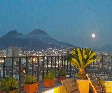 A wonderful penthouse in Naples