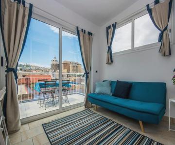 Cozy Penthouse in the historic center of Naples